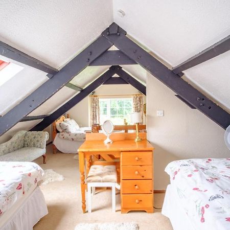 Lakeside Cottage カーマーゼン エクステリア 写真
