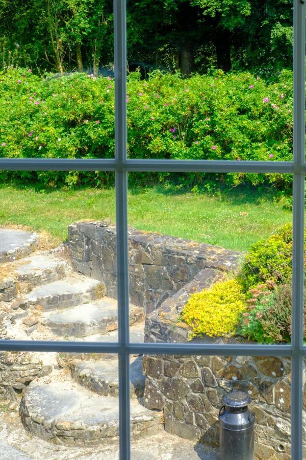 Lakeside Cottage カーマーゼン エクステリア 写真